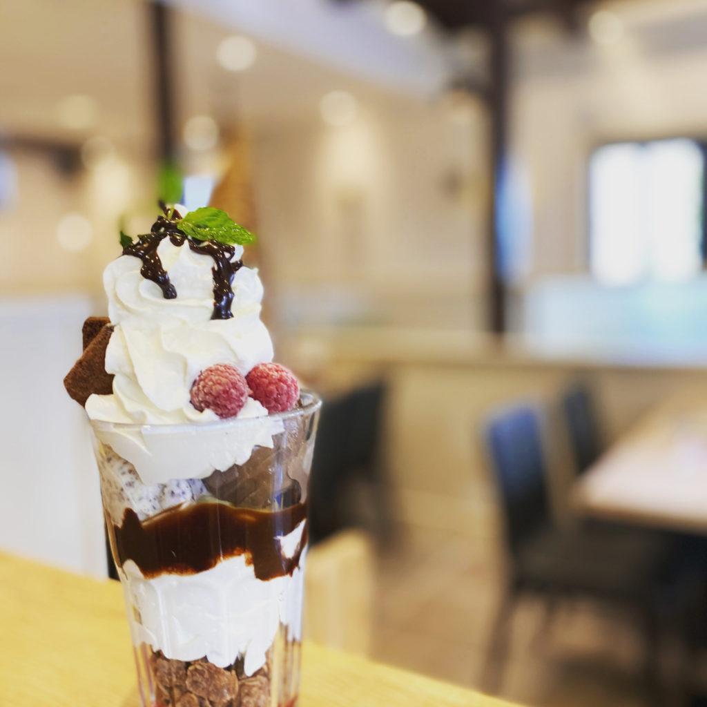 ☆チョコレートパフェ…なんとアイスが3種類！